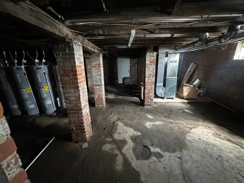 More Photos Of 11239 Superior Ave, Cleveland General Retail For Sale
