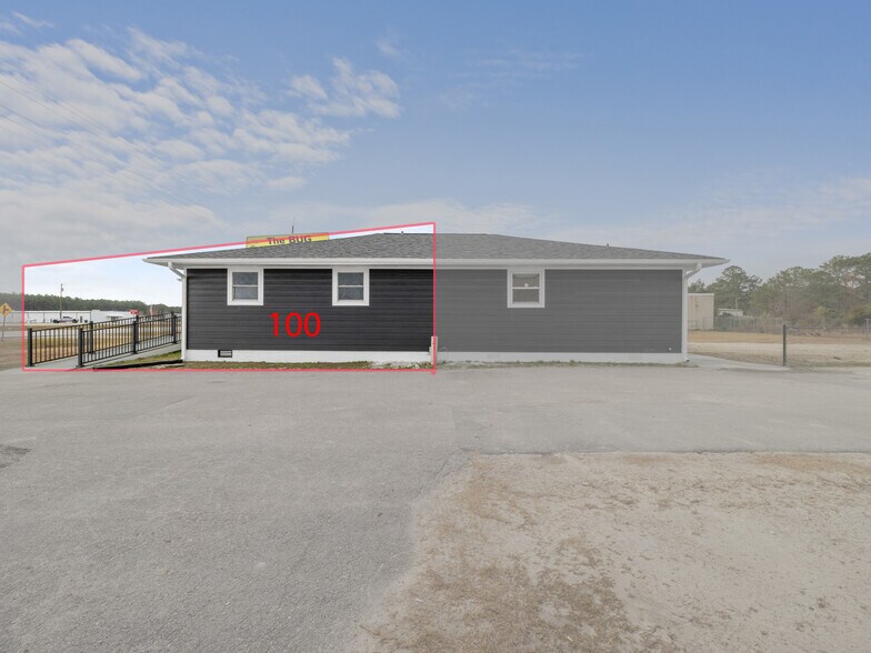 More Photos Of 3261 New Bern Hwy, Jacksonville Light Distribution For Lease