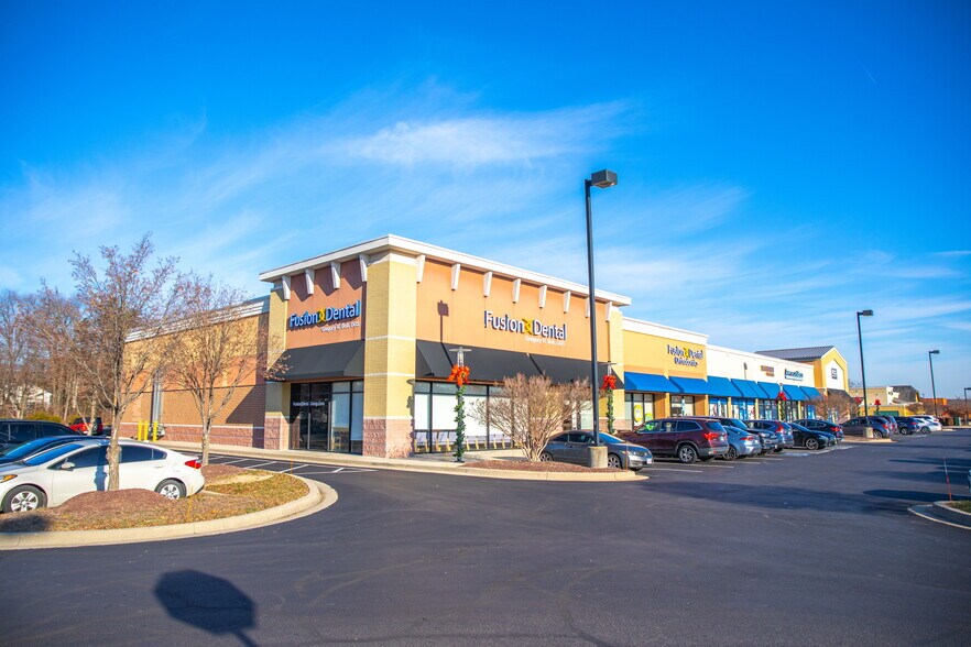 More Photos Of 3035-3079 Waldorf Marketplace, Waldorf General Retail For Lease