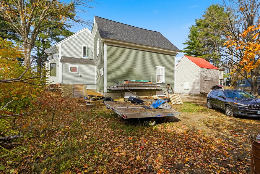 More Photos Of 158 Court St, Laconia Apartments For Sale
