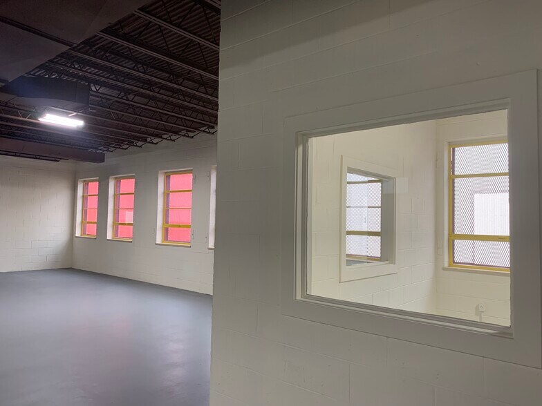 More Photos Of 5810-5814 Seminary Rd, Alexandria Freestanding For Lease