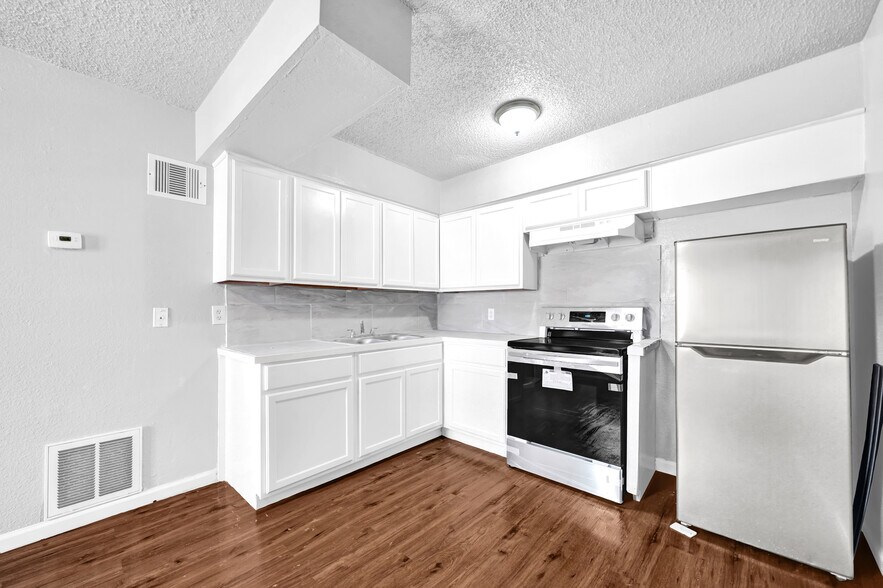 More Photos Of 6205 Jackson Rd, Hitchcock Apartments For Sale