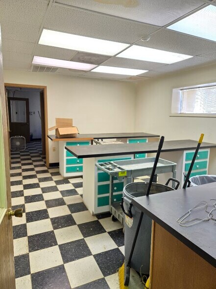 More Photos Of 111 E 5th St, Mound Valley Industrial For Sale