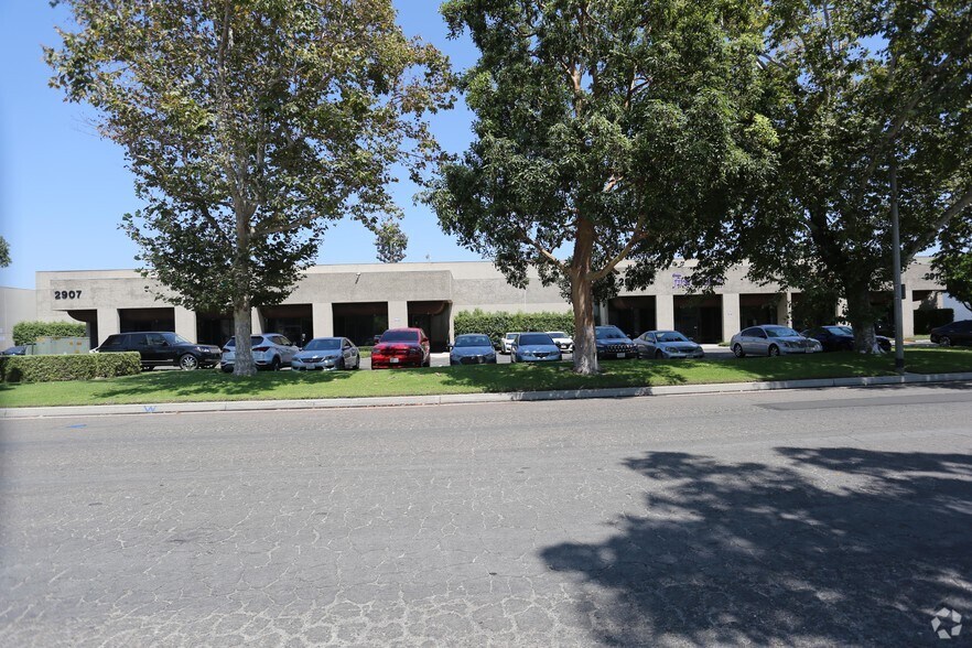 More Photos Of 2907-2911 S Croddy Way, Santa Ana Warehouse For Lease