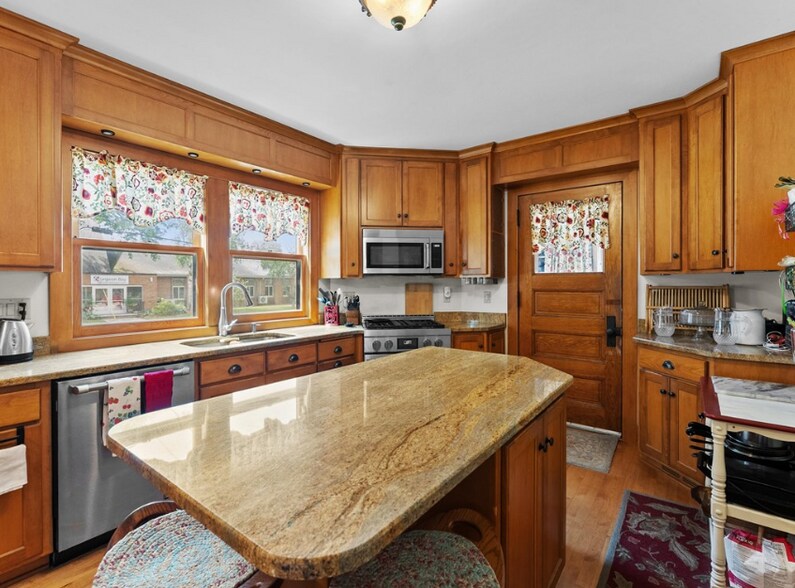 More Photos Of 908 Michigan St, Sturgeon Bay Hospitality For Sale