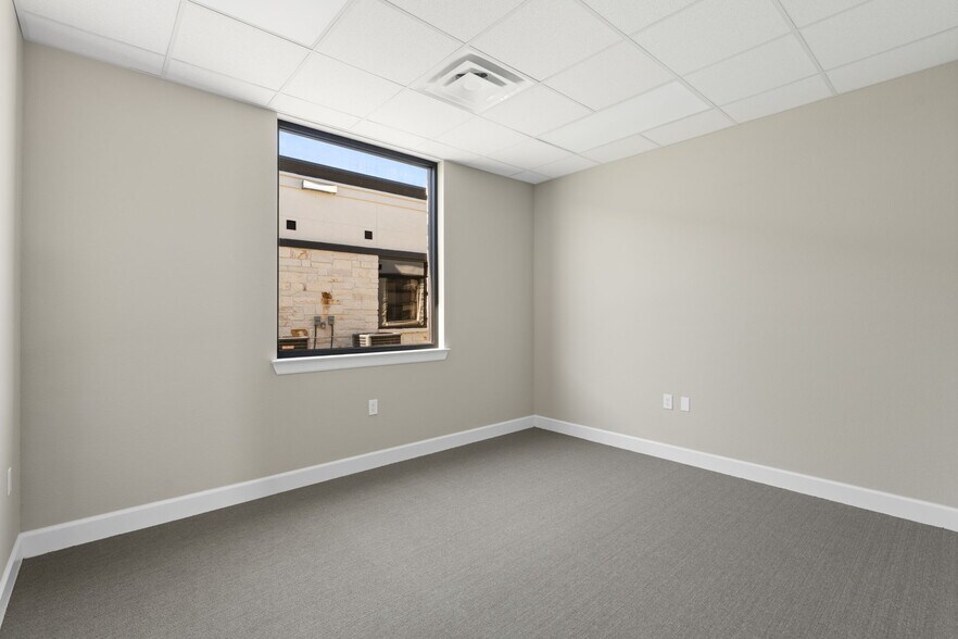 More Photos Of 5501 Cabrera dr, Sugar Land Medical For Lease