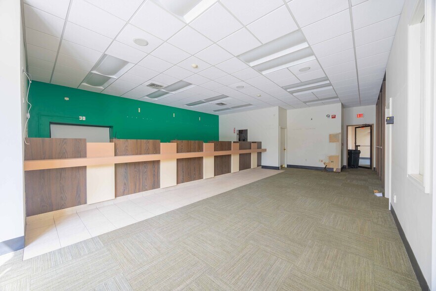 More Photos Of 43-47 Nason St, Maynard Bank For Lease