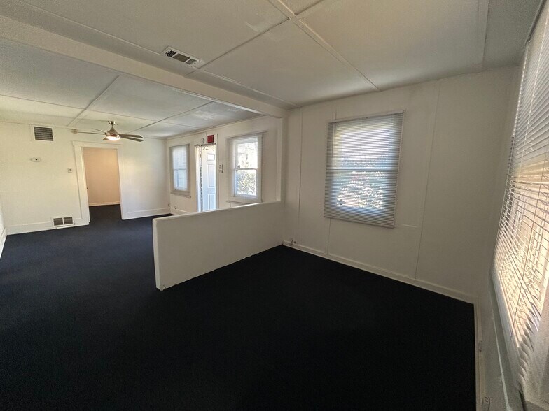 More Photos Of 1482 6th St, Coachella Office For Lease