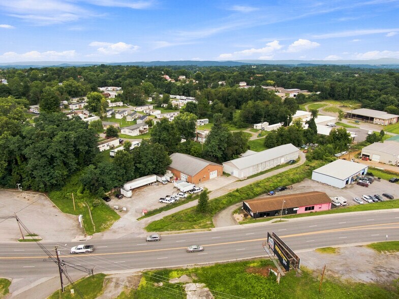 More Photos Of 890 Roanoke St, Christiansburg Warehouse For Lease