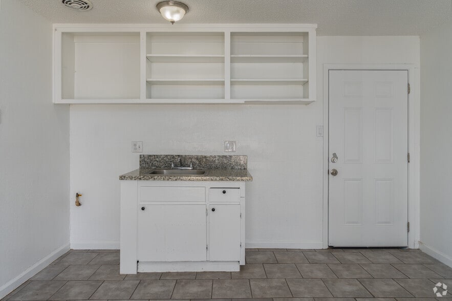 More Photos Of 695 Plaza Ave, Sacramento Apartments For Sale