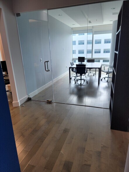 More Photos Of 20900 NE 30th Ave, Aventura Office Residential For Lease