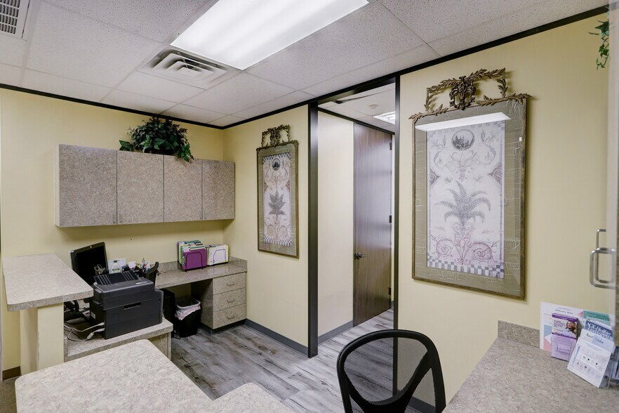 More Photos Of 19701 Kingwood Dr, Kingwood Medical For Sale