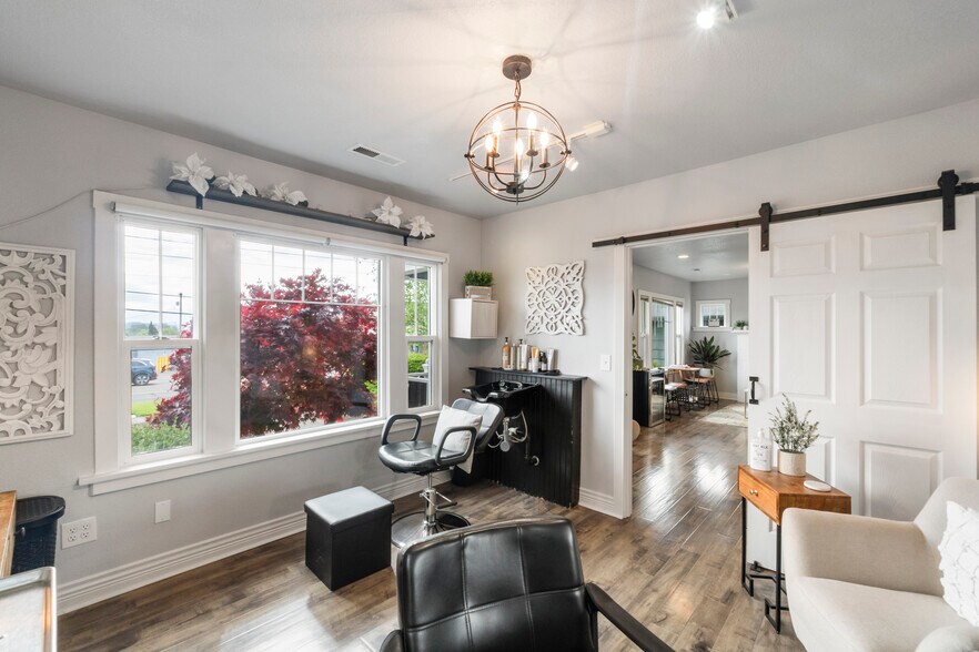 More Photos Of 852 S Market Blvd, Chehalis Office For Sale