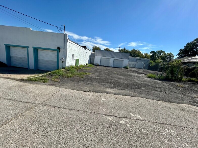 More Photos Of 5502 E Tecumseh St, Tulsa Auto Repair For Sale