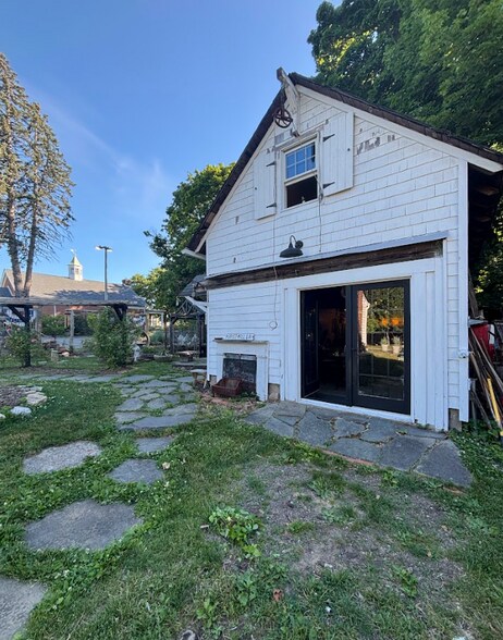 More Photos Of 6 August St, Setauket Office For Lease