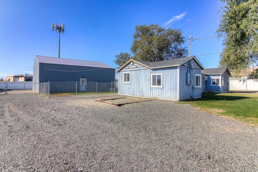 More Photos Of 2310 Terrace Heights Dr, Yakima Flex For Sale