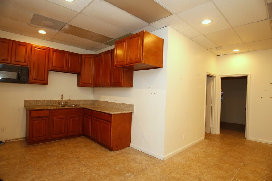 More Photos Of 4846 Florence Ave, Bell Unknown For Lease