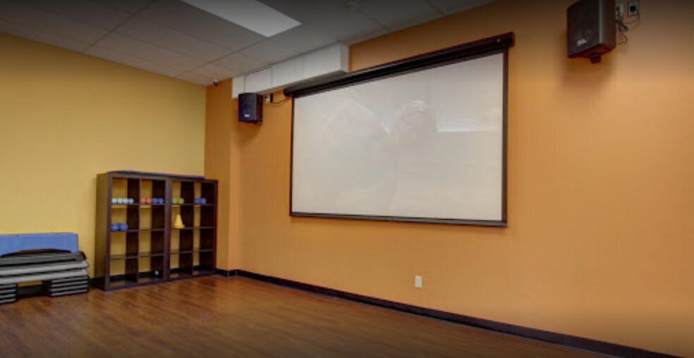 More Photos Of 203 E Military Rd, Marion Storefront Retail Office For Sale