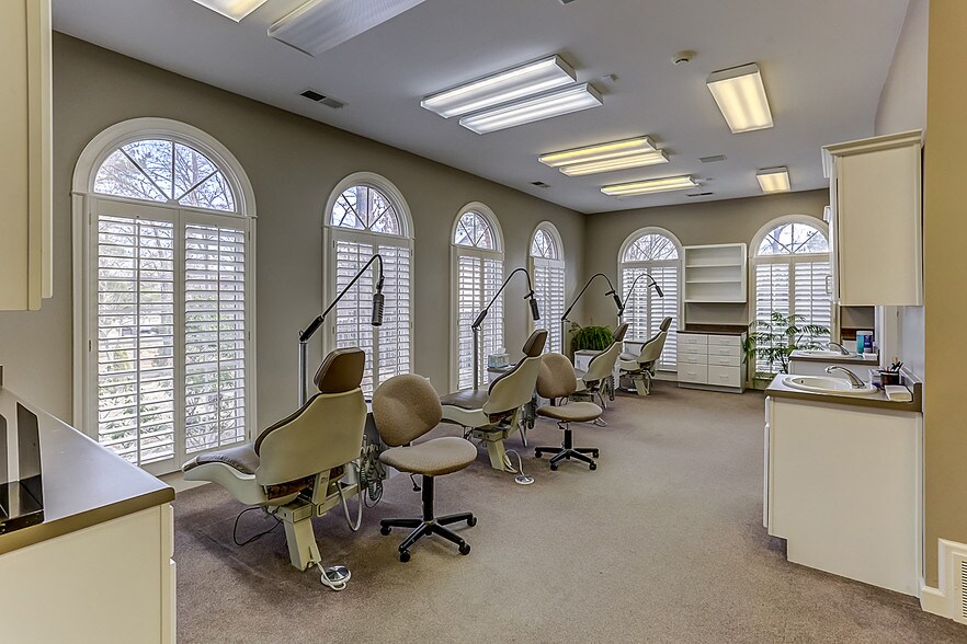 More Photos Of 3100-3106 Professional Plz, Germantown Medical For Sale