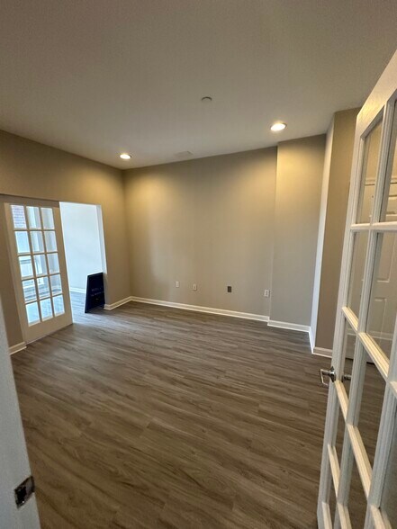 More Photos Of 23 Pierside Dr, Baltimore Apartments For Lease