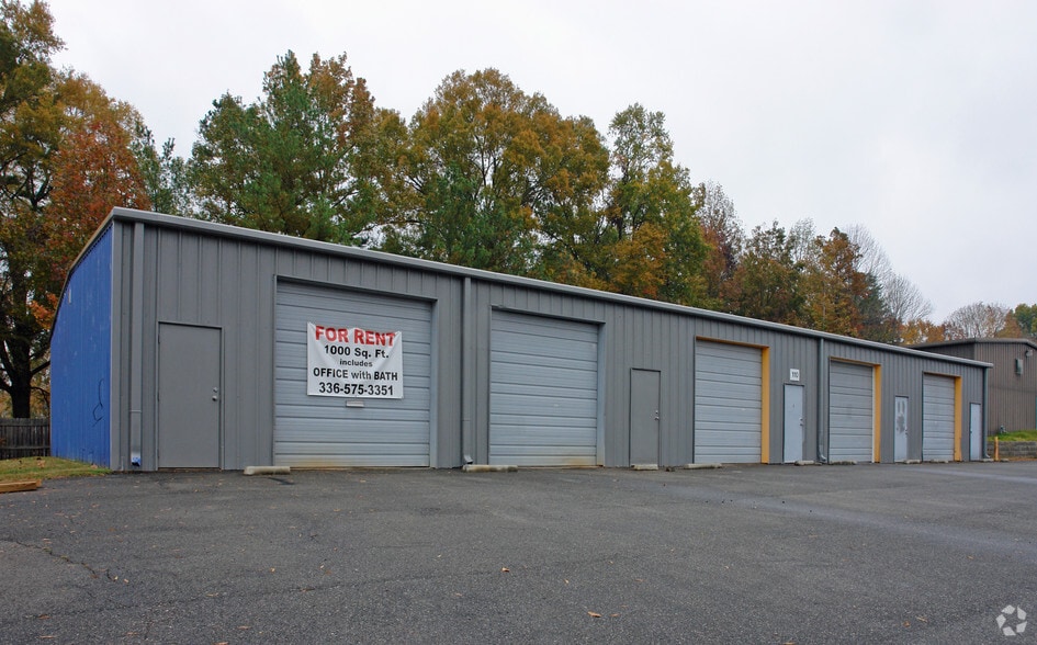 Primary Photo Of 110A-110E Griffith Plaza Dr, Winston-Salem Warehouse For Lease