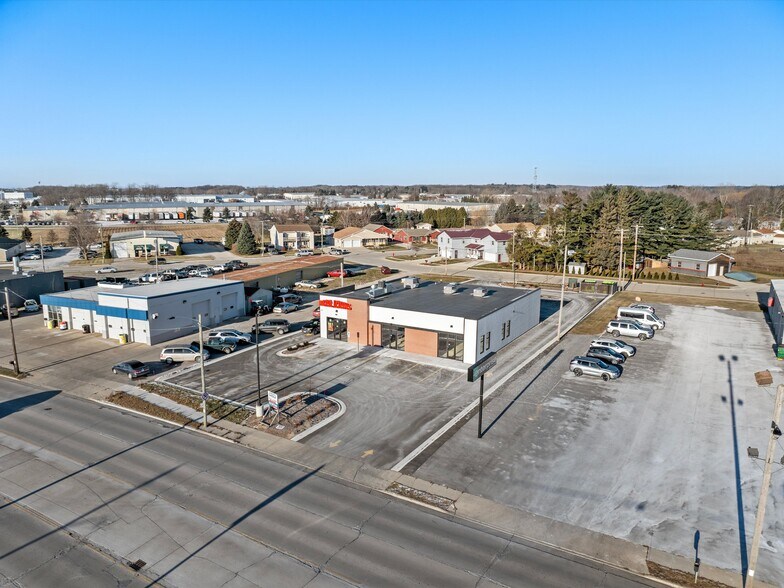 More Photos Of 3810 Calumet Ave, Manitowoc Freestanding For Lease