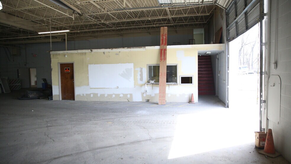 More Photos Of 845 Harrisburg Pike, Columbus Warehouse For Lease