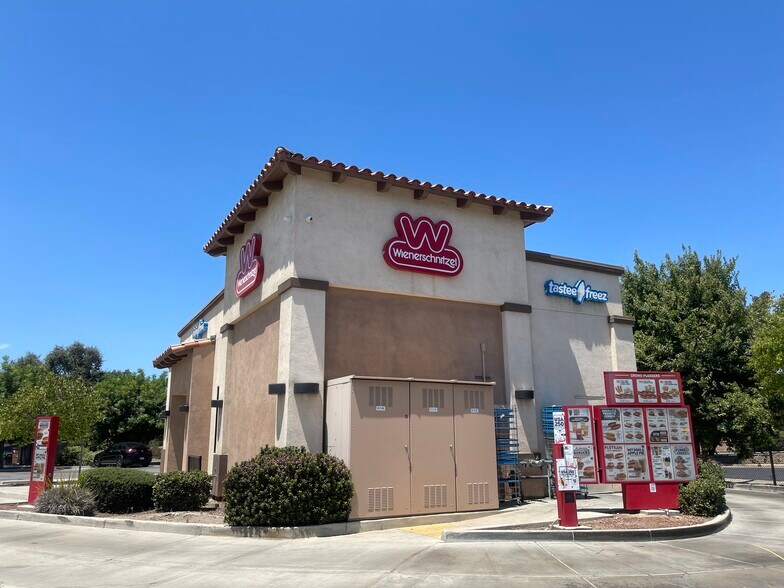 More Photos Of 1400 E Noble Ave, Visalia Fast Food For Sale