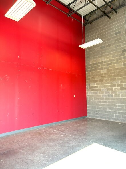 More Photos Of 43766 Trade Center Pl, Sterling Light Manufacturing For Sale