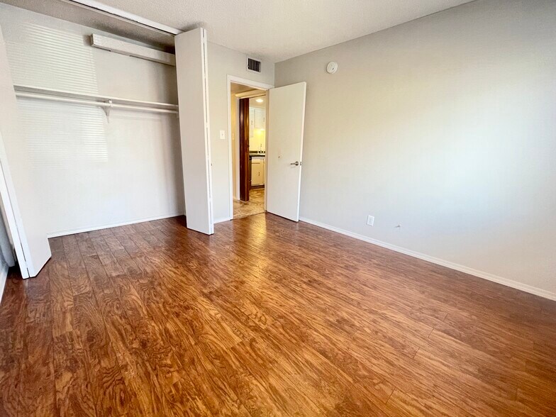 More Photos Of 802 Gold Ave SW, Albuquerque Apartments For Sale