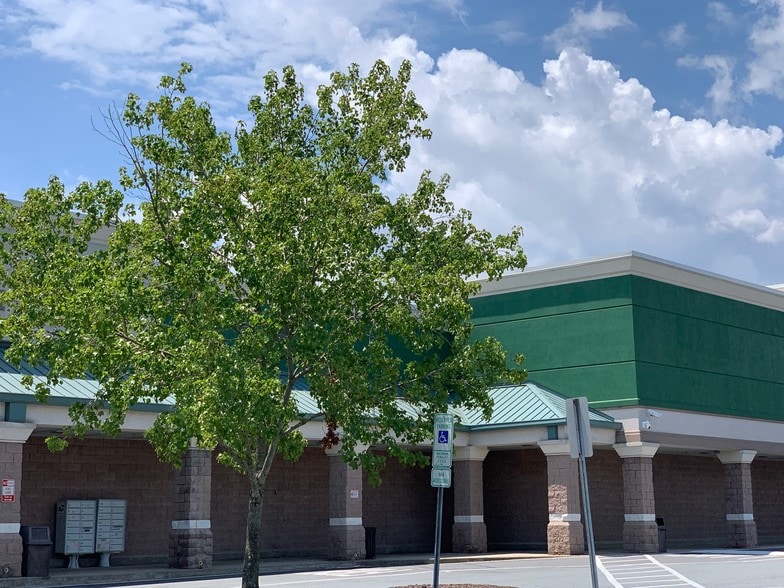 More Photos Of 4430 The Plaza Dr, Charlotte Unknown For Lease