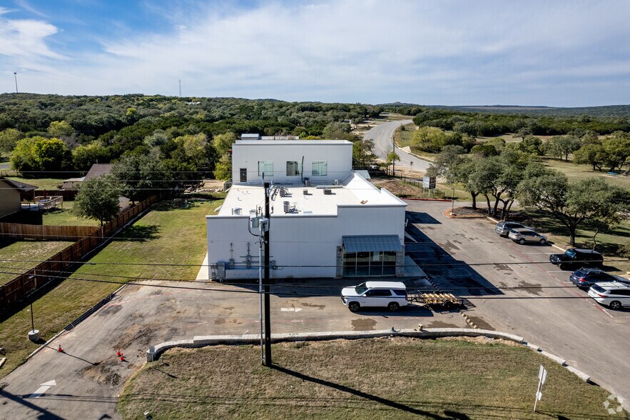 More Photos Of 1304 W Borgfeld Dr, San Antonio Storefront For Lease