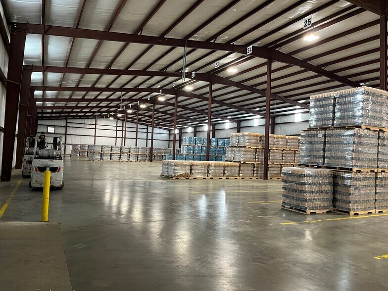 More Photos Of 106 Trooper Dr, Hot Springs National Park Distribution For Lease