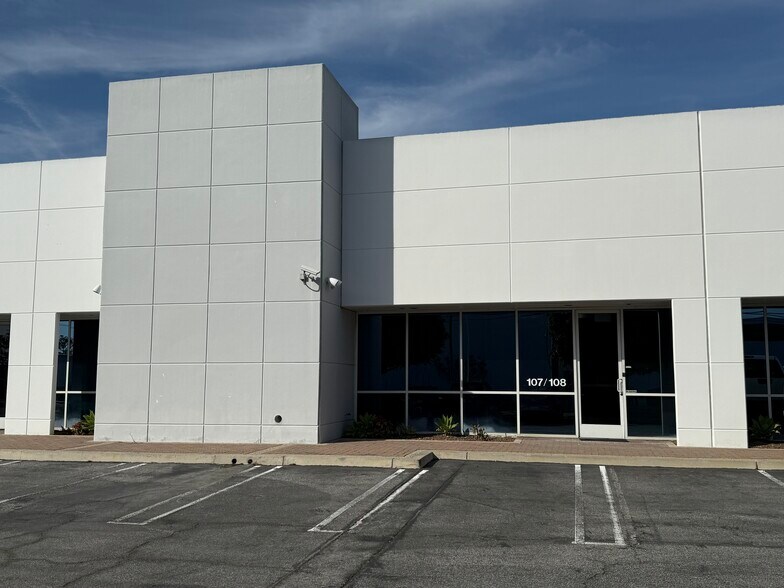 More Photos Of 4007 Paramount Blvd, Lakewood Research And Development For Lease