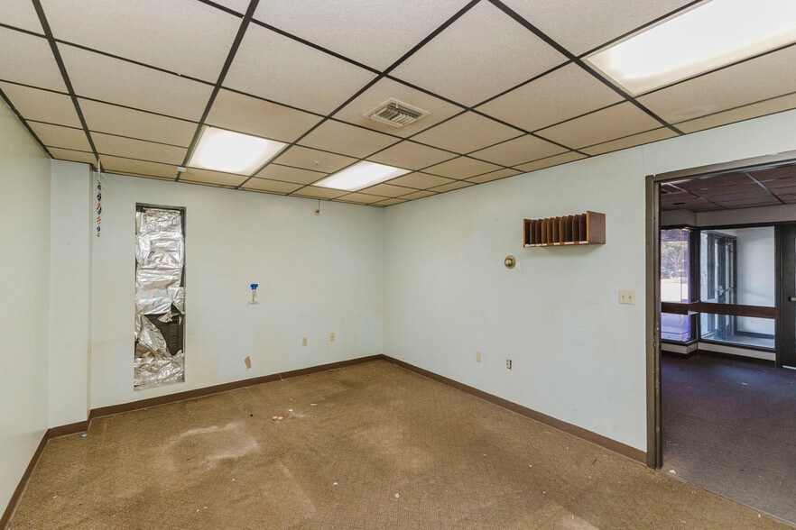 More Photos Of 1560 S Topeka St, Wichita Lodge Meeting Hall For Sale