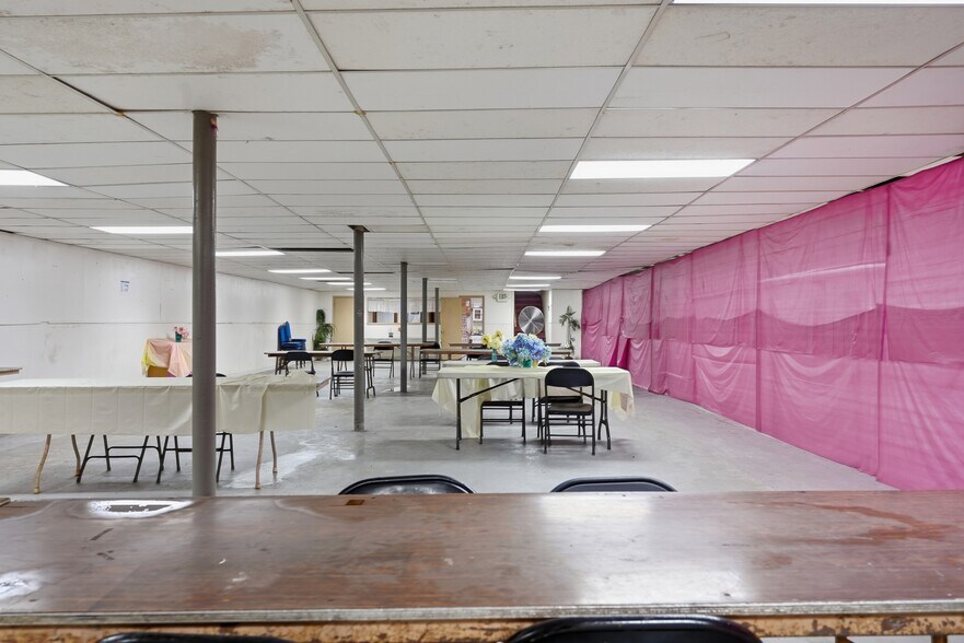 More Photos Of 1142-1148 Broadway, Camden Flex For Sale
