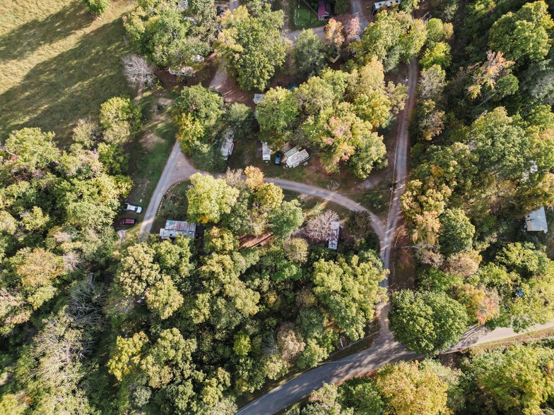 More Photos Of 78 Pebble Mountain Cir, Chuckey Trailer Camper Park For Sale