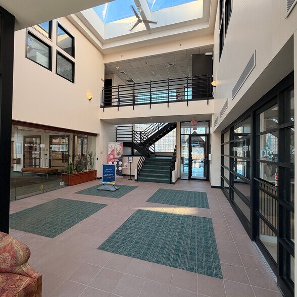 More Photos Of 1168 Lakeview Ave, Dracut Freestanding For Lease