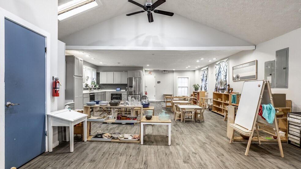 More Photos Of 7507 Michigan Rd, Indianapolis Daycare Center For Sale