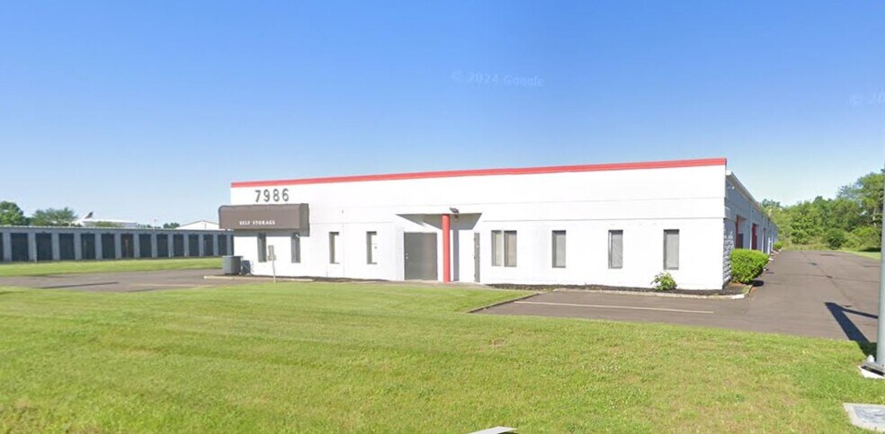More Photos Of 7986-7990 Southern Blvd, Boardman Self Storage For Lease