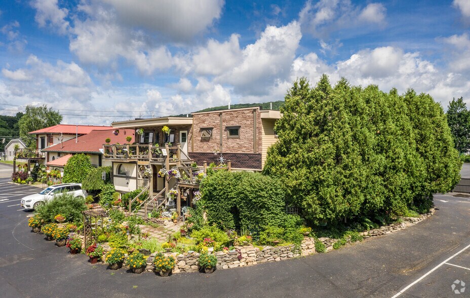 More Photos Of 26 Main St, Oneonta Restaurant For Sale