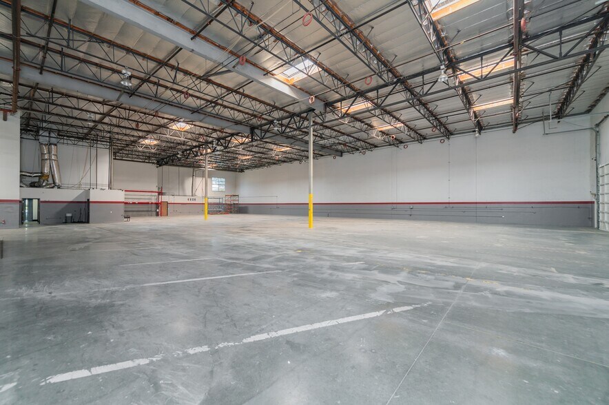 More Photos Of 9201 Charles Smith St, Rancho Cucamonga Warehouse For Lease