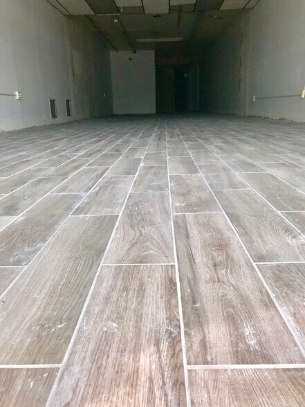 More Photos Of 535 S Broadway, Hicksville Office For Lease