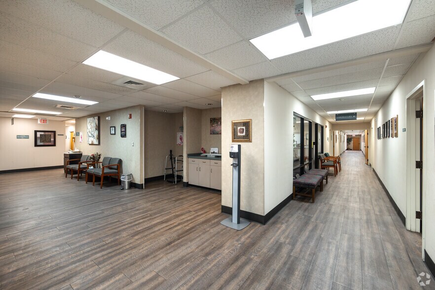 More Photos Of 7111 E 21st St, Wichita Medical For Sale