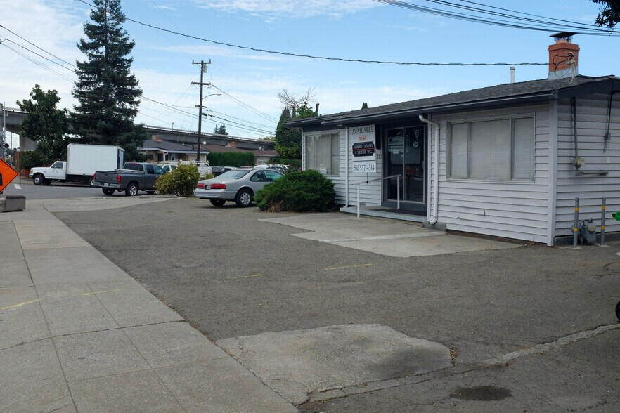 More Photos Of 612 E Lewelling Blvd, Hayward Office For Sale