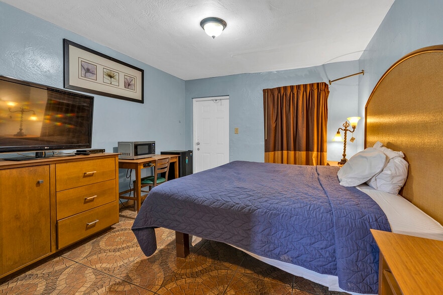 More Photos Of 1150 S Federal Hwy, Dania Beach Hotel For Sale