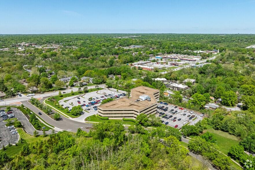 More Photos Of 800 E 101st Ter, Kansas City Coworking Space