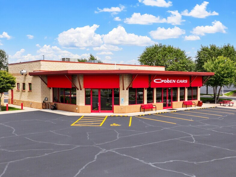 More Photos Of 2501 East Springs Dr, Madison Auto Dealership For Lease