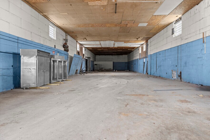 More Photos Of 15306 Rosa Parks Blvd, Detroit Warehouse For Sale