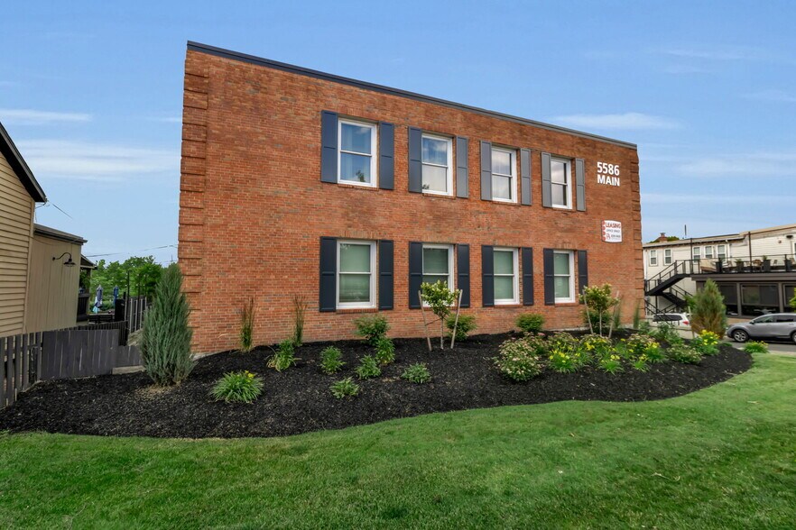 More Photos Of 5586 Main St, Williamsville Office For Lease